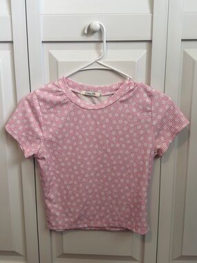 chic Pink Ribbed Daisy Short Sleeve Tee